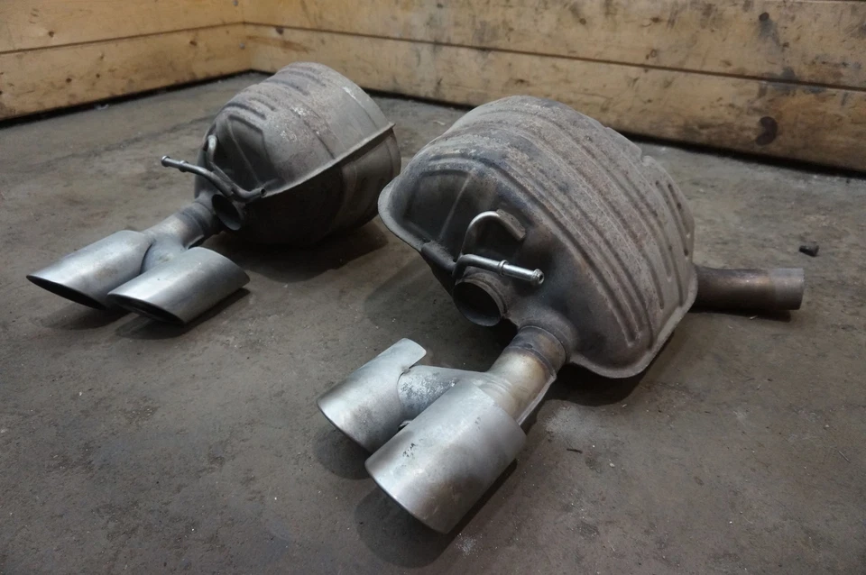 Juego 2 tubos de escape trasero silenciador 97011193100 Porsche Panamera 4S 970 2011 Foto 3 de 4