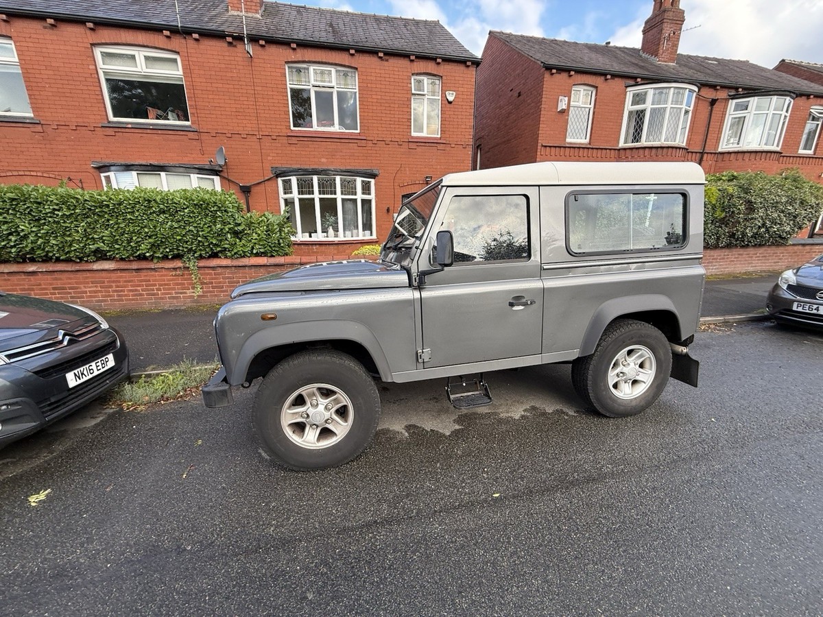 Land Rover Defender