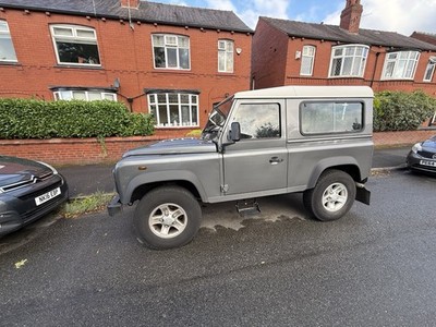 Land Rover Defender 2009