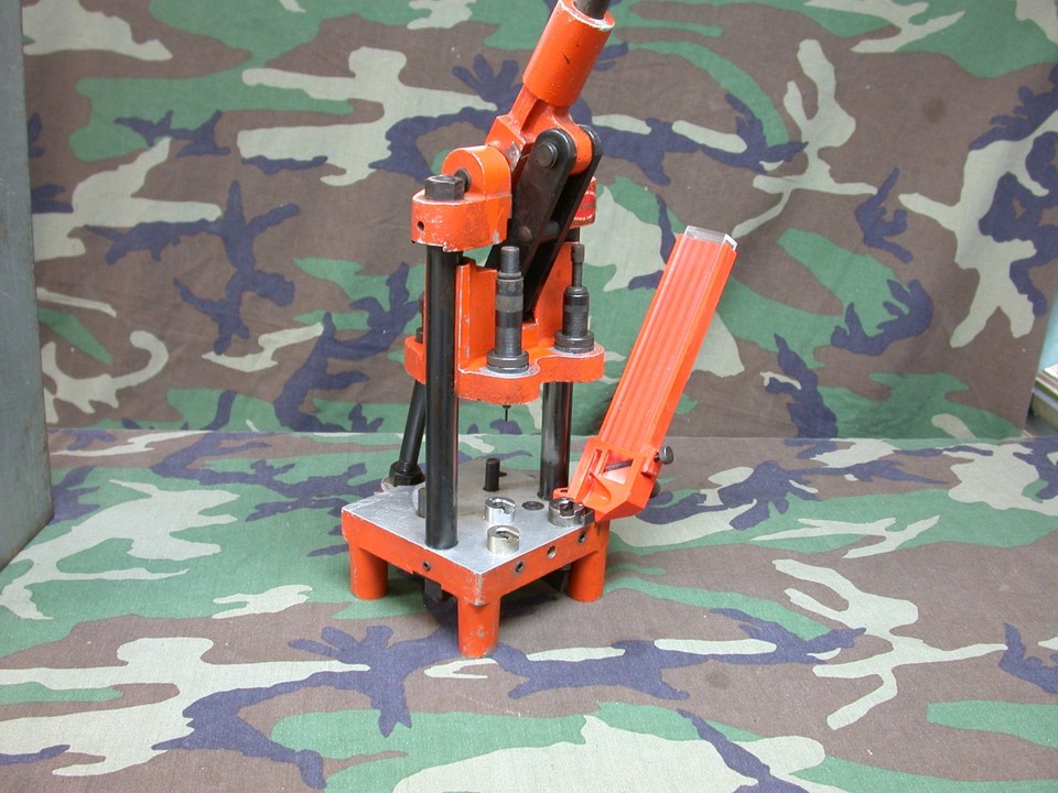 Lyman Ezy-Loader Reloading Tool complewith case, dies, and automatic ...