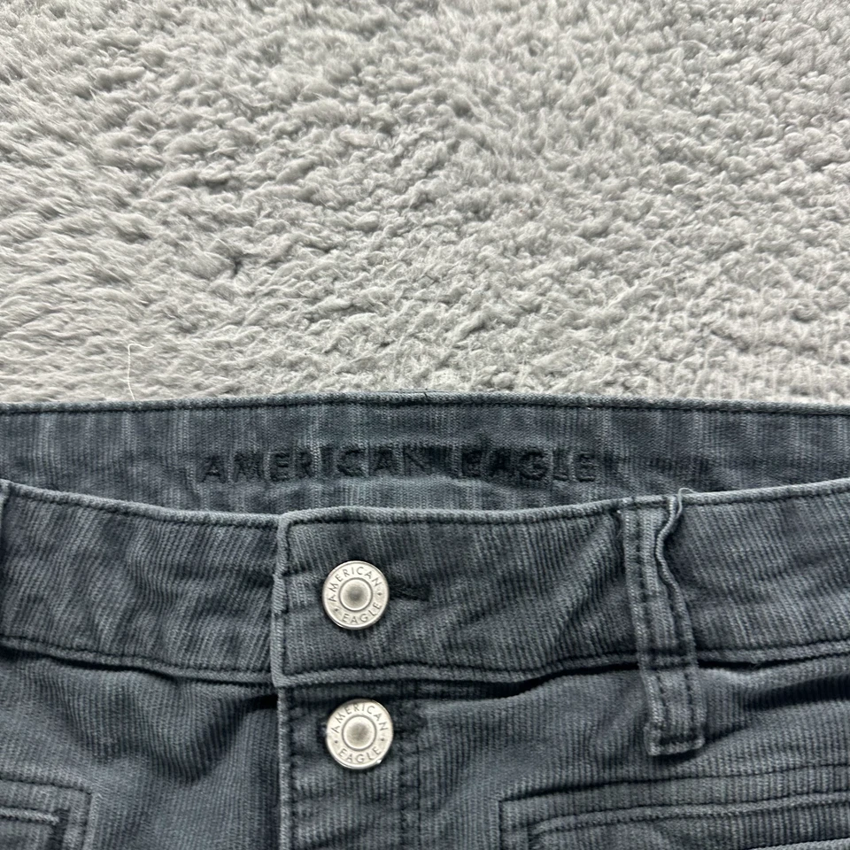 Pantalón para mujer American Eagle Outfitters 14 negro pana chino acampanado tiro alto Foto 4 de 4