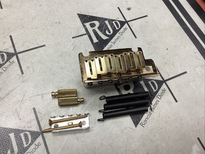 Fender American Deluxe Two Point Stratocaster Tremolo Bridge Vibrato 2 Gold