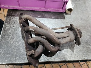 Mitsubishi Colt VI Z30 Z34A 1.3 70kw 95PS Abgaskrümmer Abgas Krümmer Original