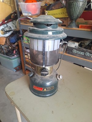 Coleman  Model 290 CLX Lantern 11-84 Estate Used