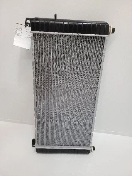 2005-2013 GMC SIERRA 1500 PICKUP 4.3L Radiator 15841572 - Imagem 4 de 4