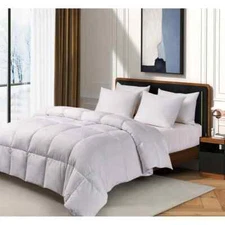 NEW Bed Bath & Beyond Kathy Ireland Home White Down and Feather Comforter - King