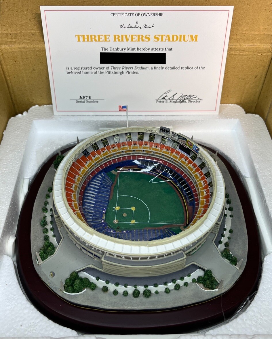 DANBURY MINT PITTSBURGH PIRATES THREE RIVERS STADIUM REPLICA w