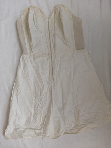 Vintage Gilead Bra Slip 38 B Zip Front Boning Lace Strapless Bustier