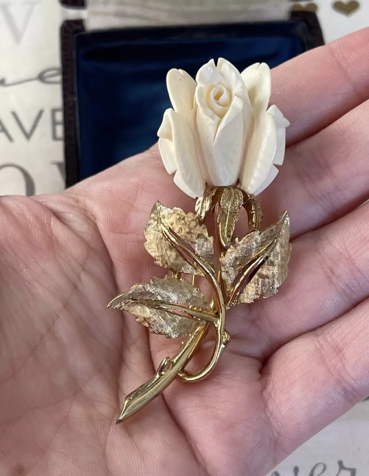 Boucher flower brooch deals