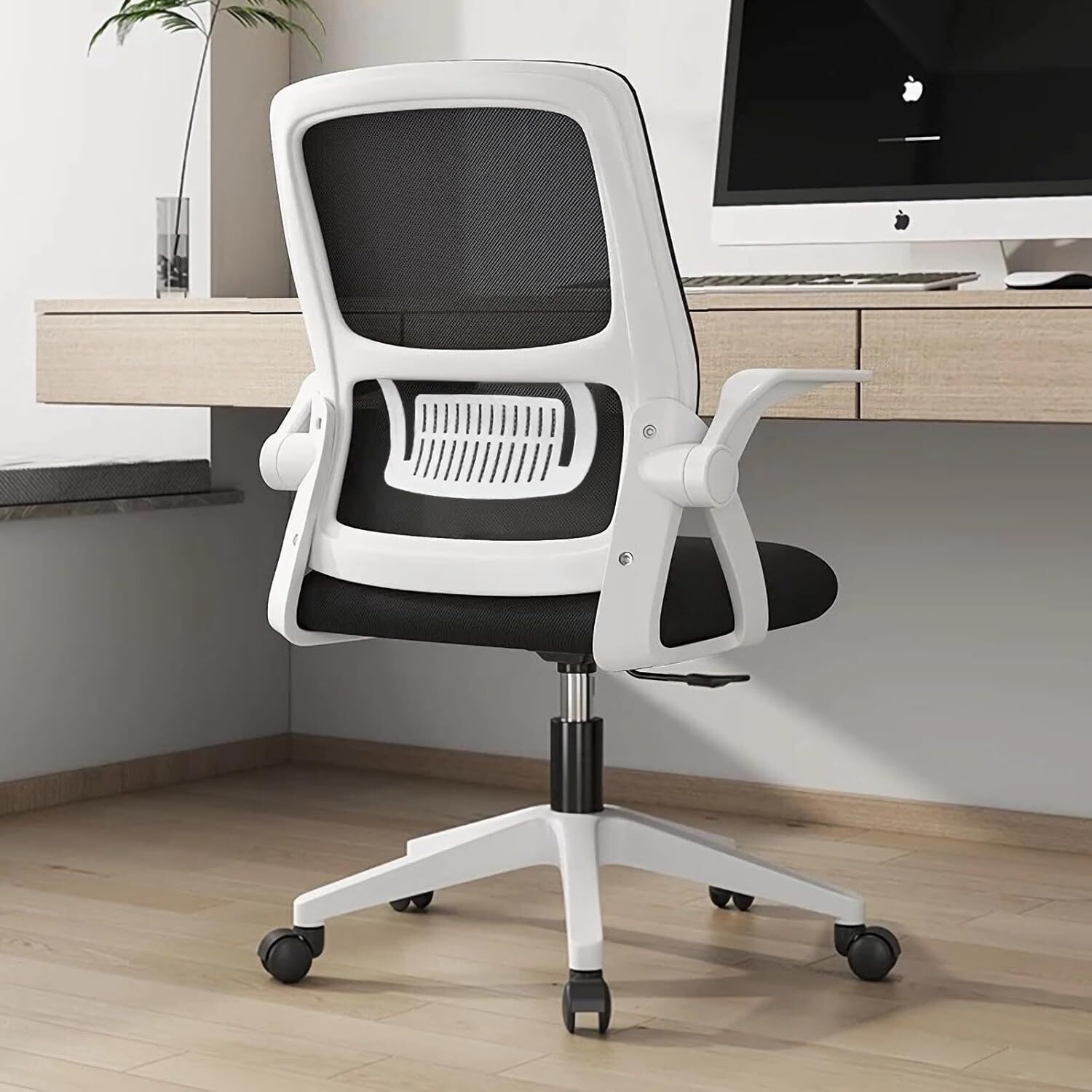 Ergonomic Desk Chair Breathable Mesh Chair Swivel Chair for Home Office-image