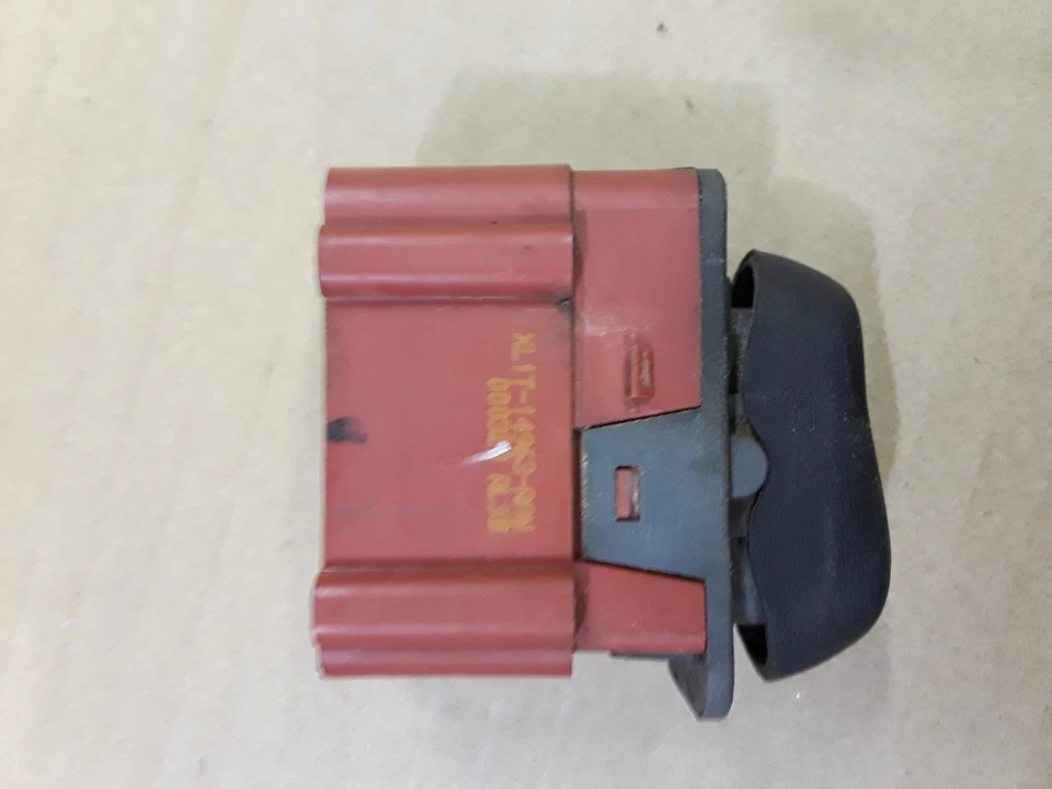 1999-2002 FORD F250 F350 F450 F550 F650 F750 Power Door Lock Switch I026 - Image 3 of 4