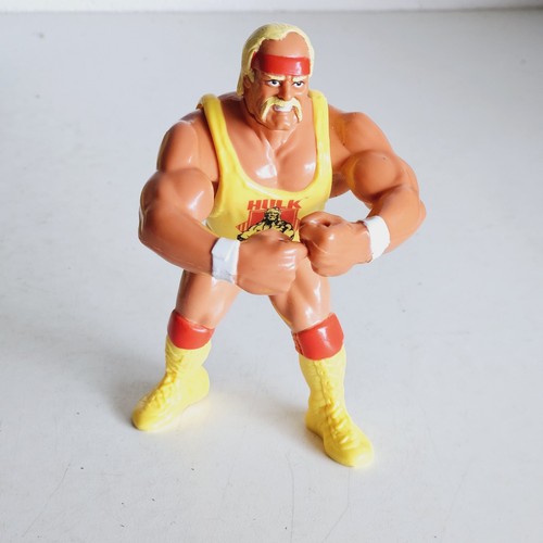 WWF WWE Hasbro Hulk Hogan Series 2 Wrestling Figur...