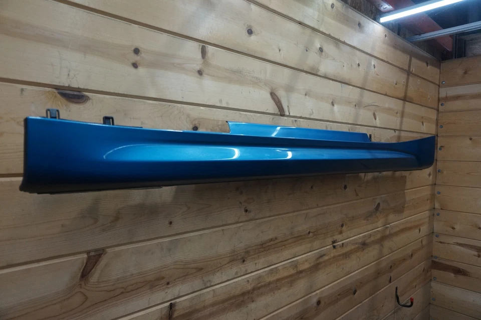 Panel basculante izquierdo faldón moldura azul OEM 51778068599 BMW M2 F87 16-21 *Nota Foto 2 de 4