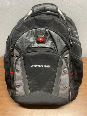SWISS GEAR Synergy Pro 16 inch Laptop Backpack Black & Gray