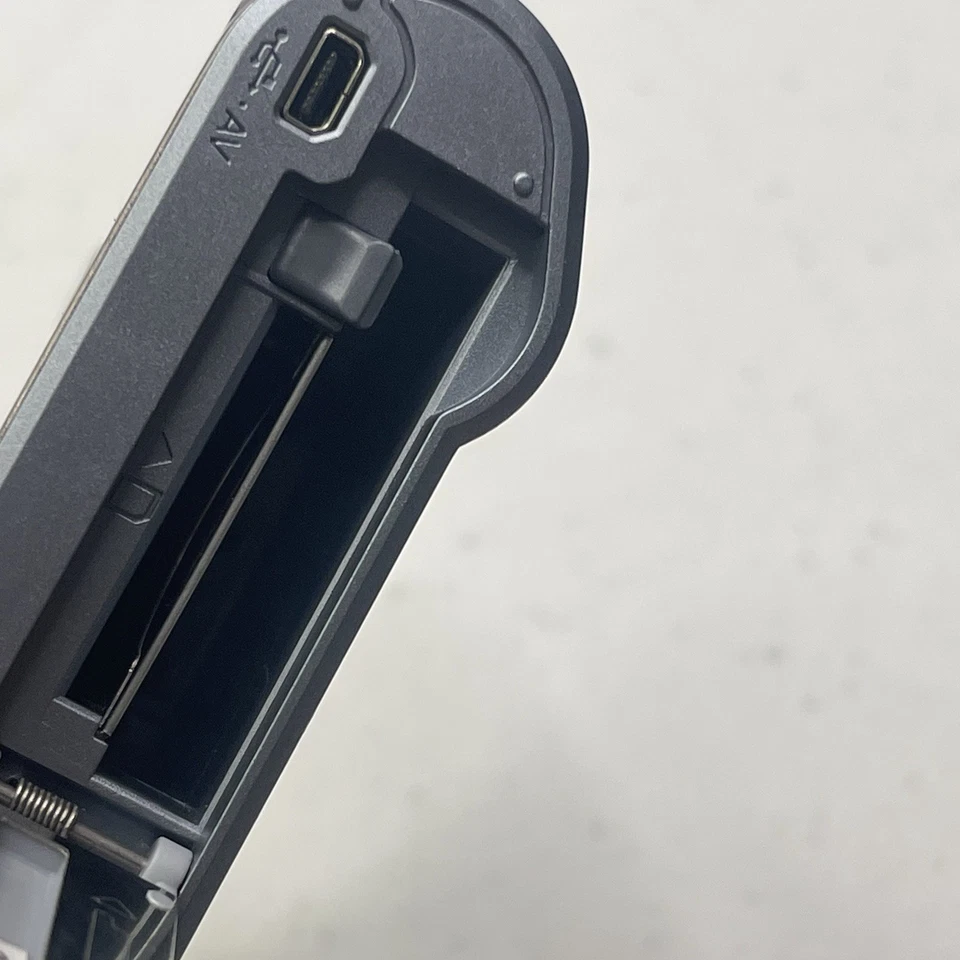 POLAROID Digital Camera m737T 7.0 MEGAPIXIL 3X Fine Zoom 3" Touch No Battery New - Image 4 of 4