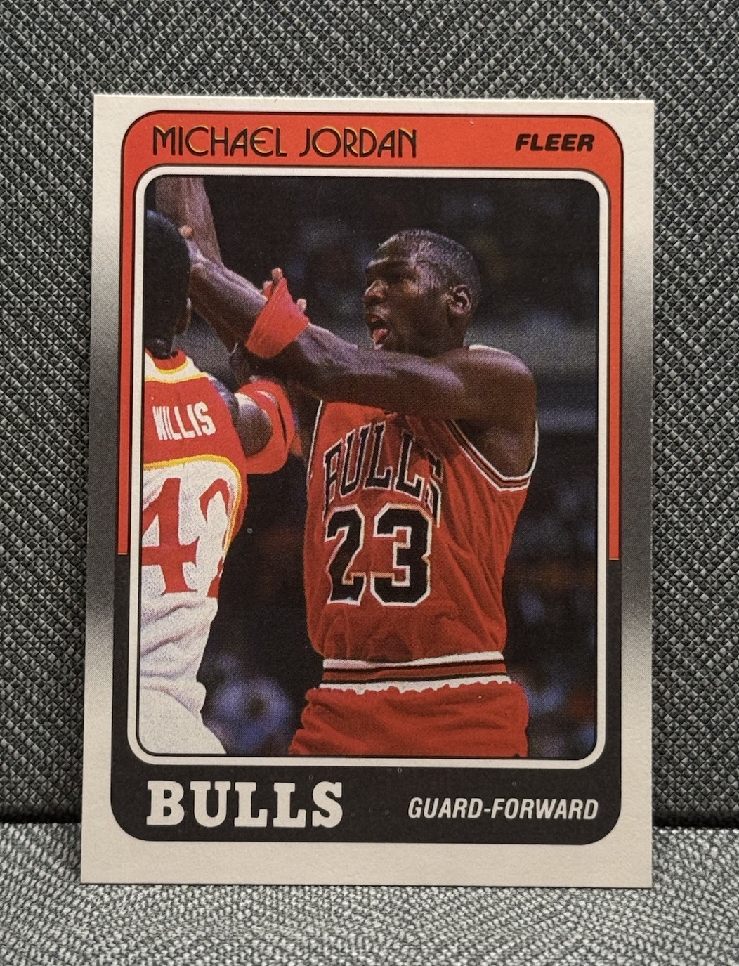 1988-89 Fleer #17 Michael Jordan 🐐 3rd Year Card! 🔥