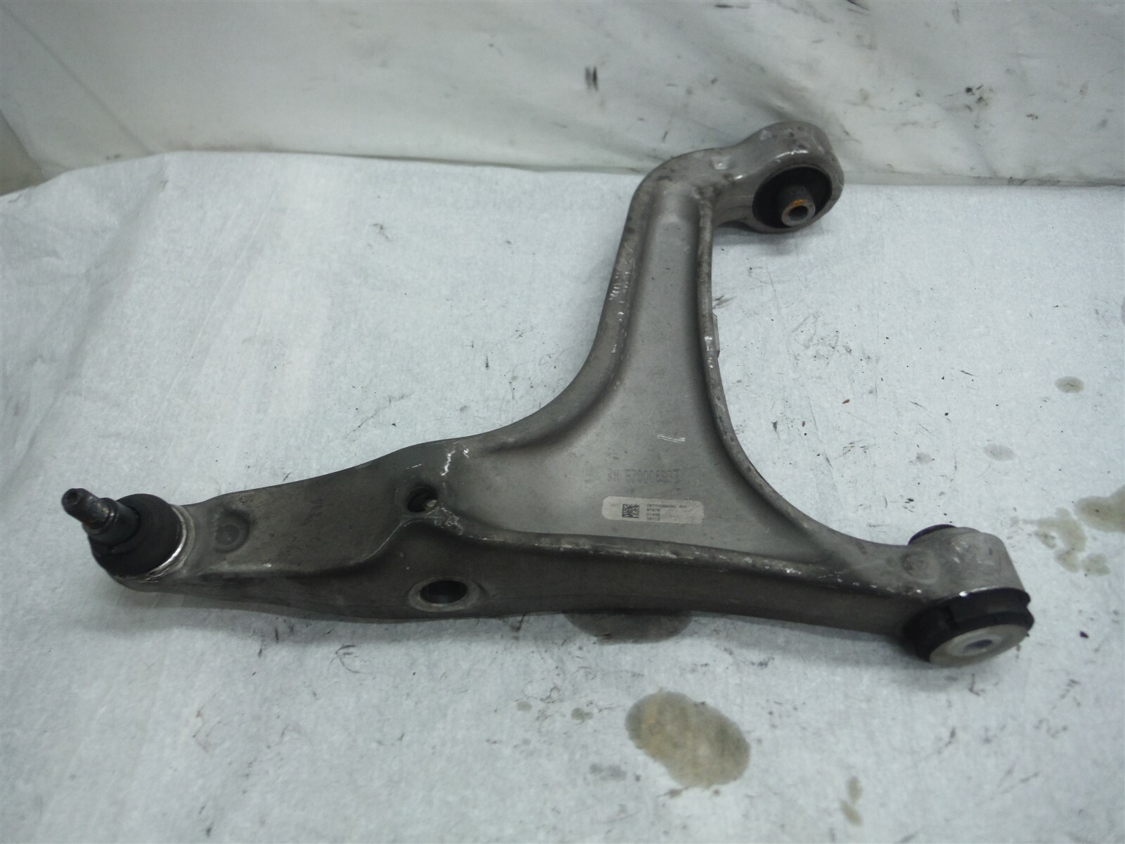 2014-2016 MASERATI QUATTROPORTE PASSENGER RIGHT LOWER CONTROL ARM 06700069330