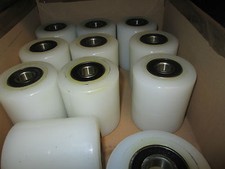PALLET ROLLER WHITE 82MM OD 100 LONG 20MM BALL BEARING