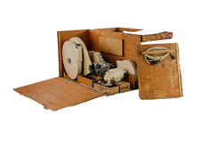 Rare Pathe Super 16 16mm Camera, w/ 25 75mm lens , 2 Mags, and more clean