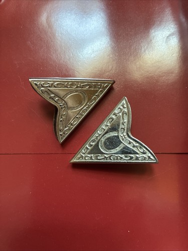 Western Shirt Collar Points Silvertone Horseshoe Design