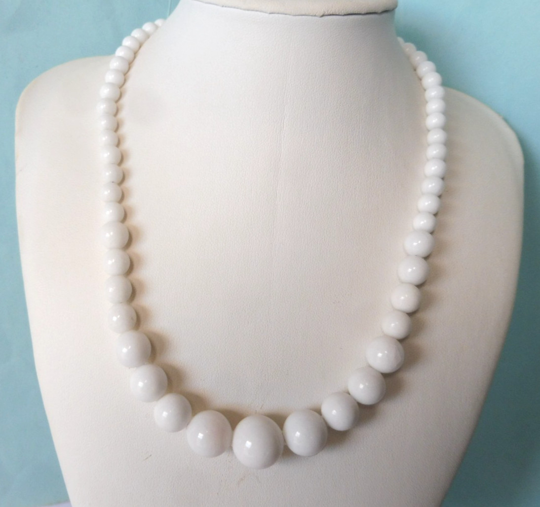 Collier de jade blanc précieux 44cm idée cadeau d'anniversaire
