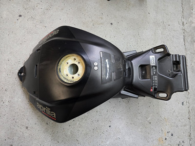 Aprilia RSV4 Factory 2019 Tank Gebraucht Kraftstofftank