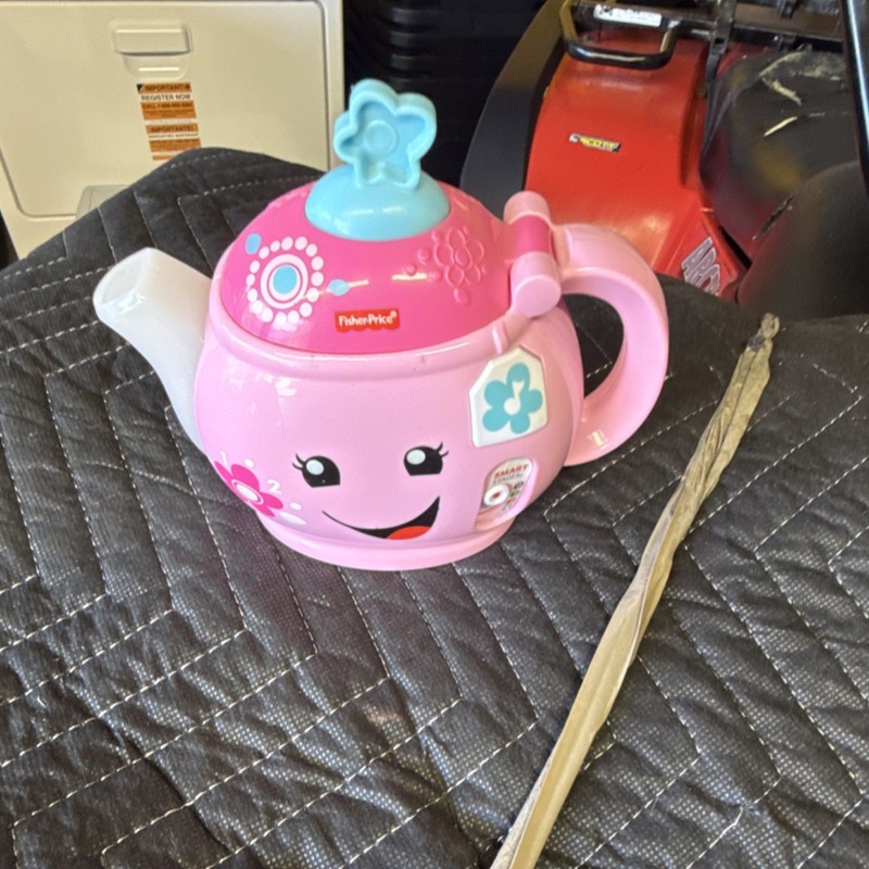 Fisher-Price Pink Interactive Pretend Play Toy Teapot w/ Light-Up Spout