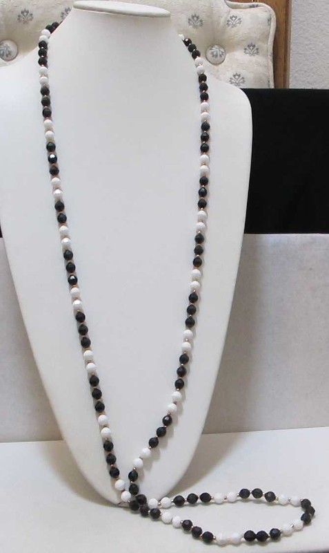 Vtg Faceted Black & White Plastic Beads Gold Tone Spaces 52" Necklace No Clasp