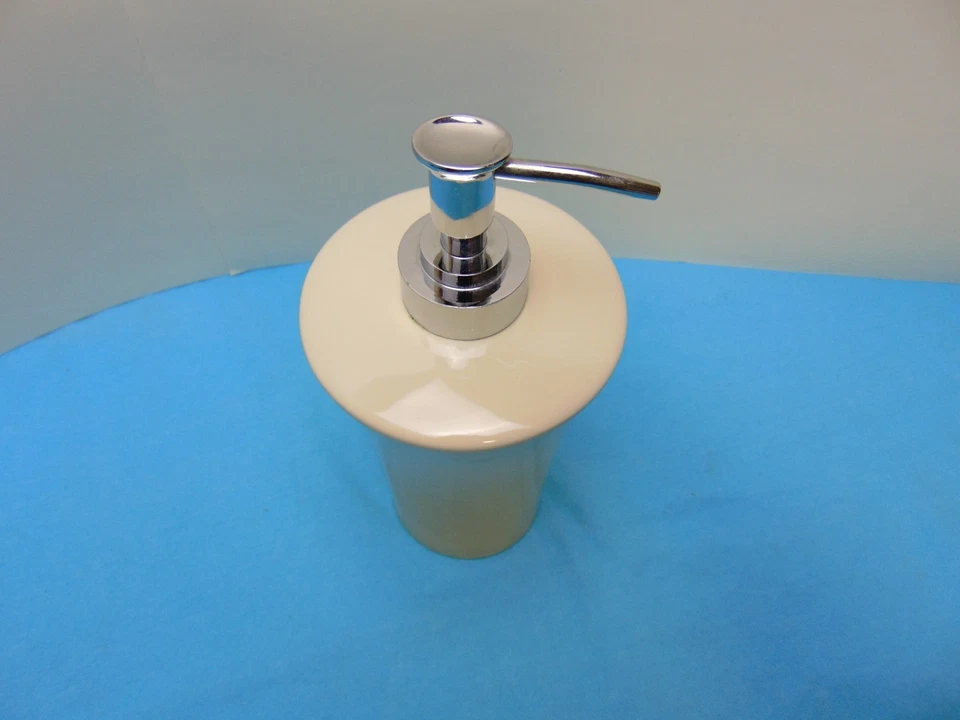 Accesorio de baño dispensador de jabón de manos Veratex Foto 3 de 4