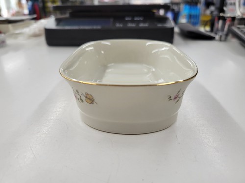 Vintage Betsy Clark Hallmark Bathroom Candle And Soap Dish. Made In Japan - Picture 9 of 11
