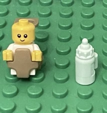 Lego City Town Square White Baby Mini Figure W/ Baby Carrier And Feeding Bottle