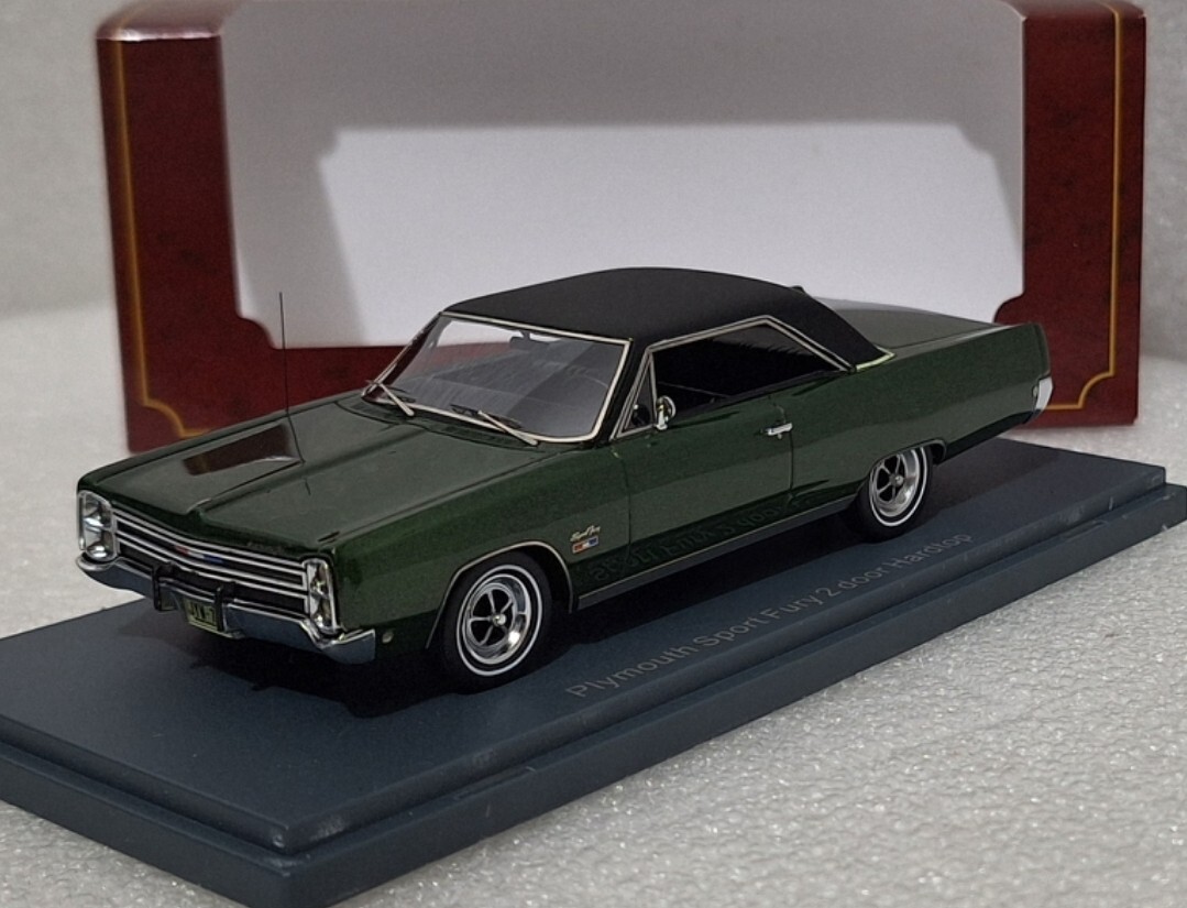 WOW Plymouth Sport Fury 2 Door HT 1968 Green 1:43 Neo American