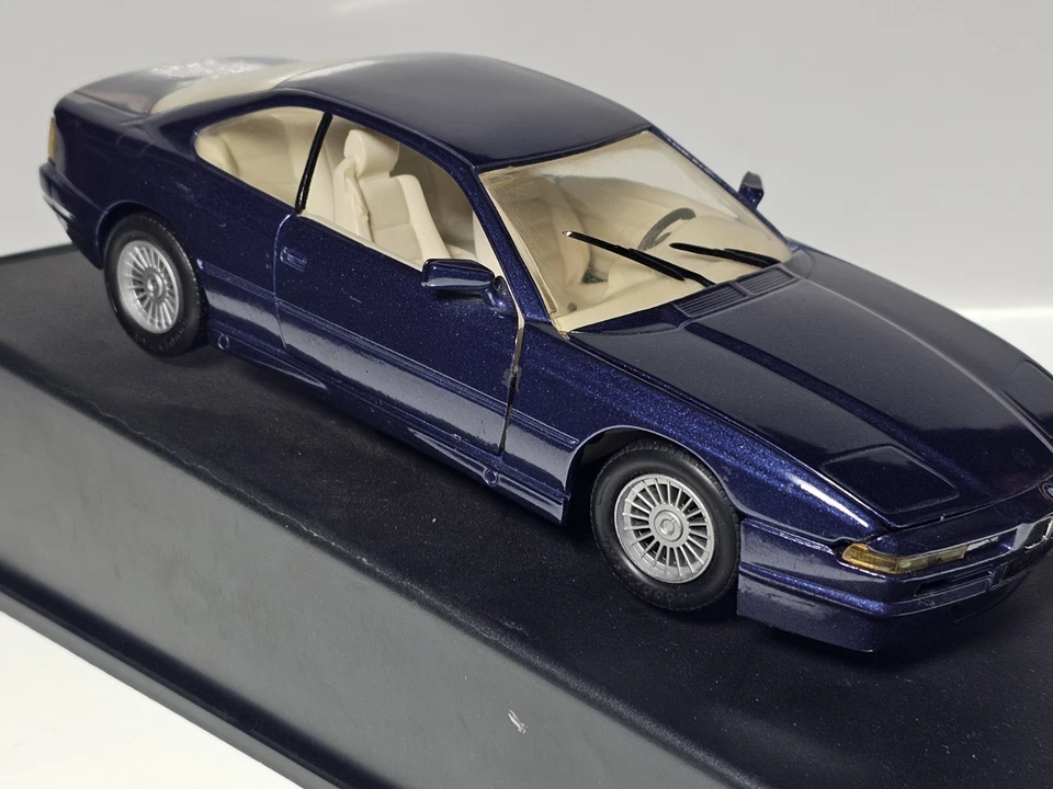 Coche modelo diecast Revell 1:24 BMW Alpina Bq2 5.0 cupé Foto 4 de 4