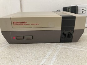 1985 NES Nintendo Console With Hookups, 2 Original Controllers & Game Amagon!!