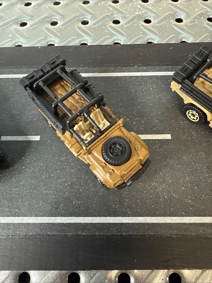 Matchbox Sahara Survivor Land Rover Army SAS Military - Variation Lot Of 3 Mint - Image 3 of 4