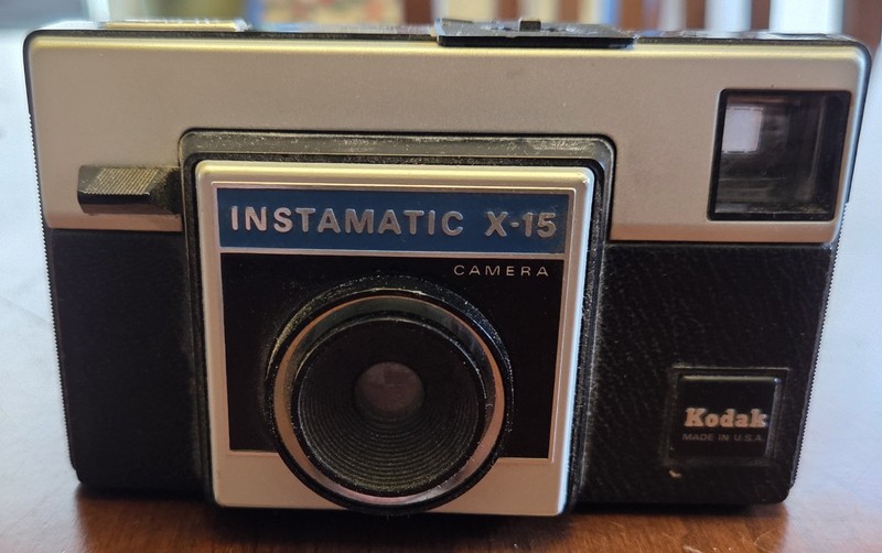 VINTAGE Kodak Instamatic X-15 126 Film Camera Fixed Focus Flash Cube Made in USA