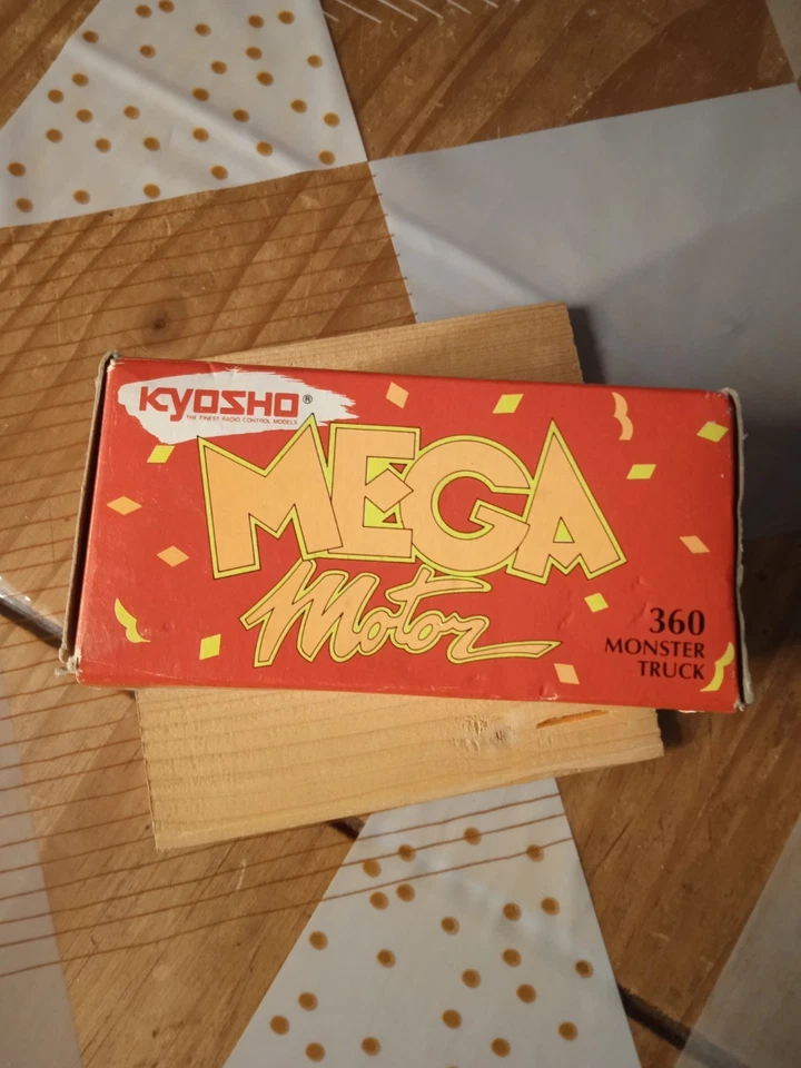 KYOSHO Mega Motor 360 Monster Truck N° 2477 Moteur Électrique - Photo 2/4