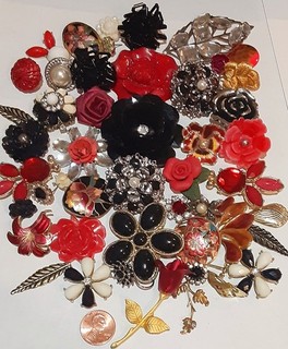 Big Lot Vintage 40 Flower Jewelry Parts Collage Single Earrings Craft Bouquets