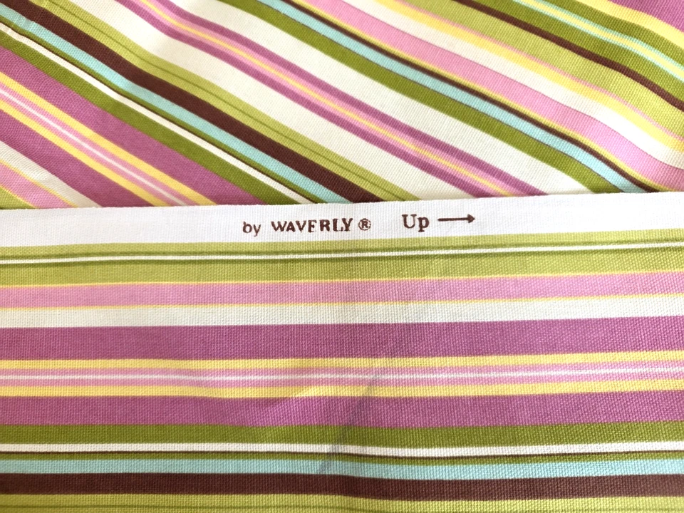 Paraguas de playa de tela tapizada Waverly a rayas 5,25 yardas rosa y verde Foto 2 de 4