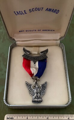 NOS 1950s-60s EAGLE SCOUT Boy Scouts of America Sterling Silver MEDAL & CASE BSA