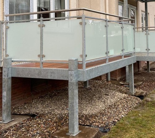 1 Balkon Anlage über 3 Etagen, Plattform 3 x 2 m Stahl Glas Vorstellbalkon - Bild 4 von 6