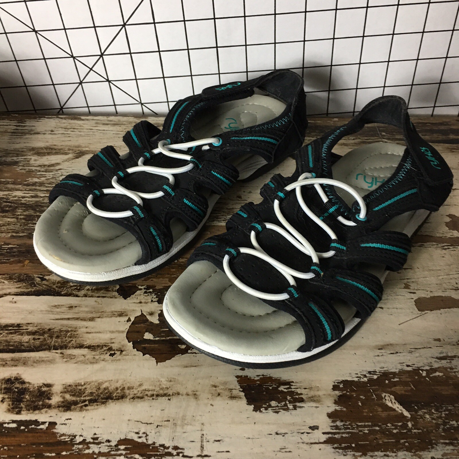 SAOLA Sandali da acqua Ruka da donna taglia 6M alcuni peeling sulla suola