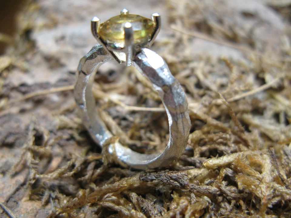 SOLITARIO ALTERNATIVO LAVORAZIONE RUSTIC CON AMETISTA,TOPAZIO,CITRINO IN ARGENTO - Immagine 3 di 4