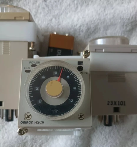 Omron H3CR-A8 Timer Modules 100-240VAC 50/60HZ