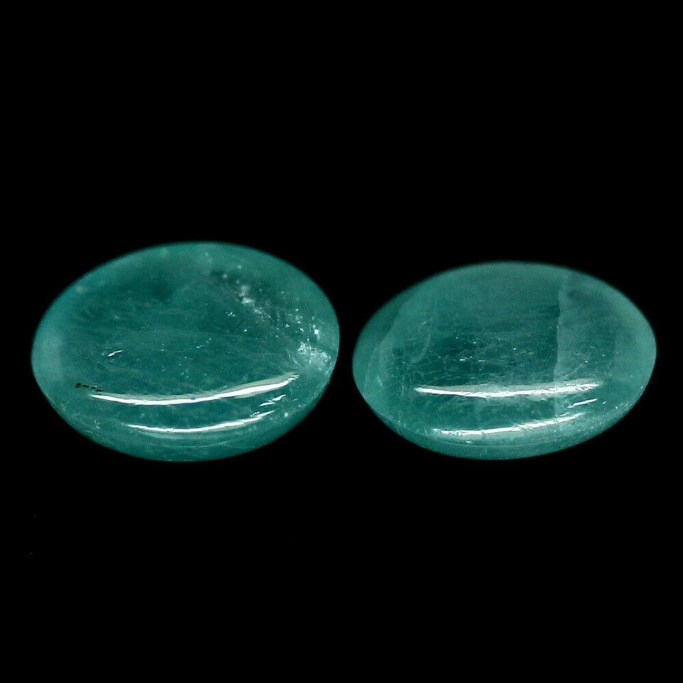 Cabochon de pierre précieuse de grandidiérite : vert bleuté, pierre Cabochon de pierre précieuse de grandidiérite : vert bleuté, pierre
