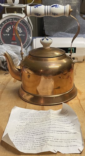 Vintage Copper Tea Kettle With Delft Style Blue & White Ceramic Handle - Picture 3 of 6