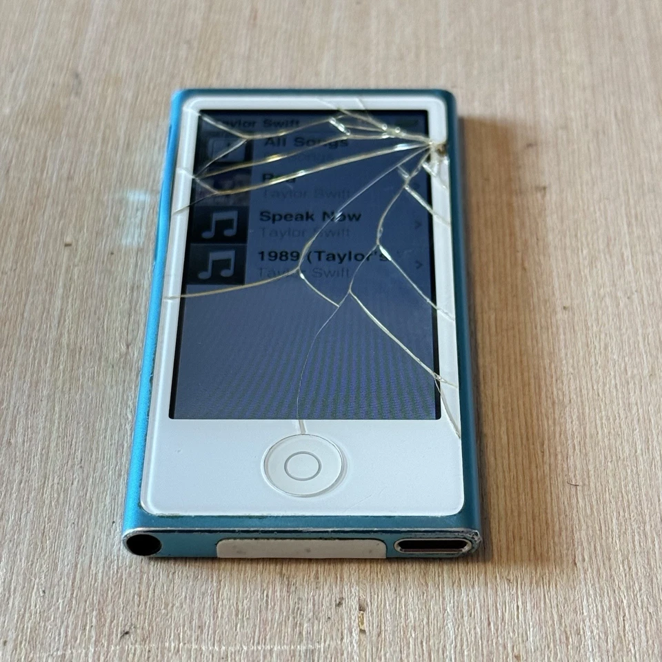 iPod Nano 7ª Generación Azul 16 GB Modelo: A1446 con 2362 Canciones/Cargador Probado Buena Leer Negro Foto 3 de 4