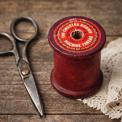 VTG Red Wooden Thread Spool No 30 Linen Sewing France Antique Bobbin 2  Tall