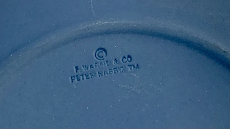 Wedgwood Peter Rabbit Jasper Collection White On Pale Blue Mini Plate England Foto 3 de 4