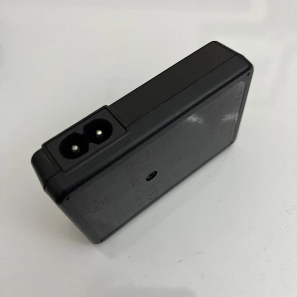 Casio BC-80L Genuine Battery Charger for Casio NP-80 or NP-82 batteries - Image 4 of 4